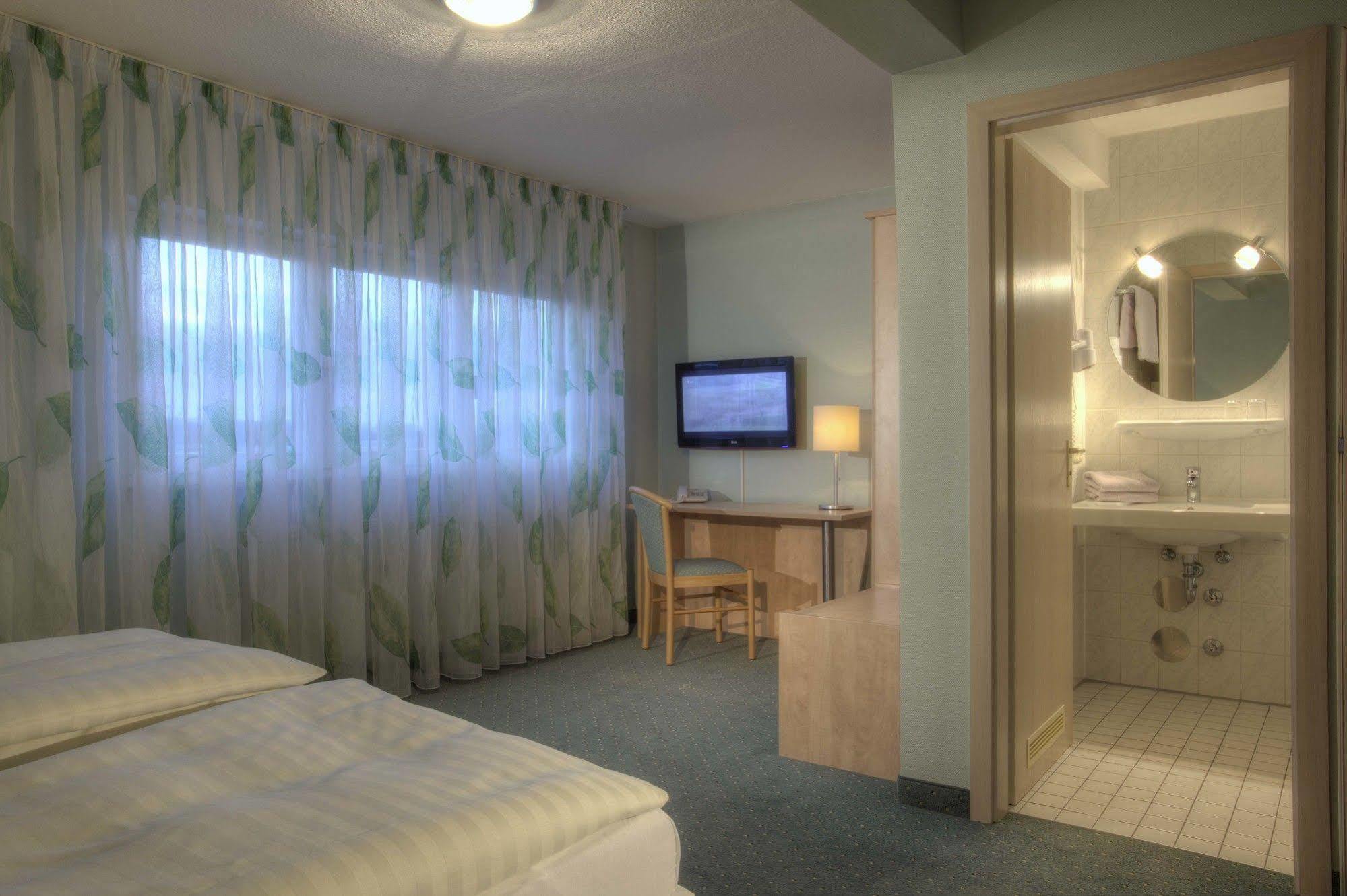 Hotel Zur Muehle Urbach  외부 사진